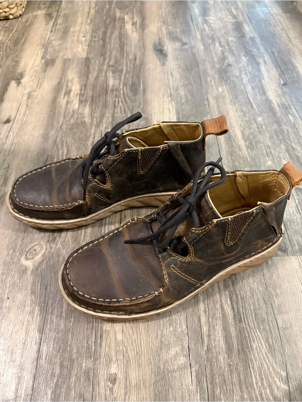 Tony Lama Men's Casual Brown Leather Lace-Up Chukka Shoes size 9.5
